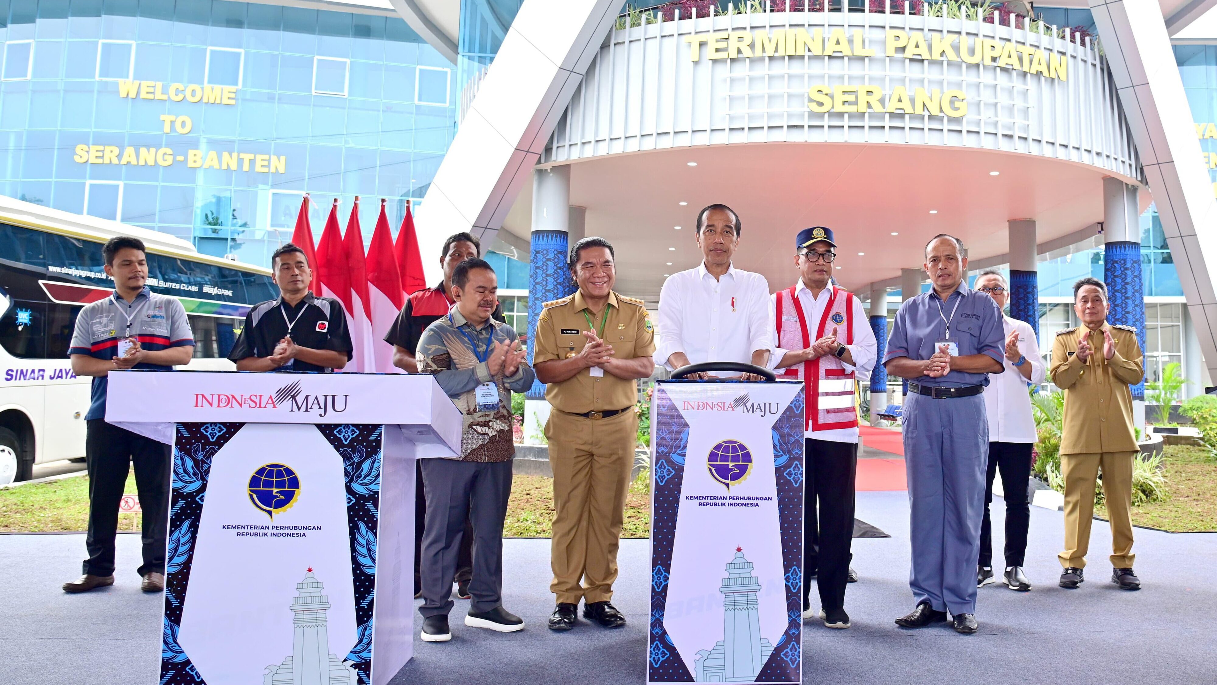 Presiden Jokowi hadiri peresmian Terminal Pakupatan Tipe A di Kota Serang