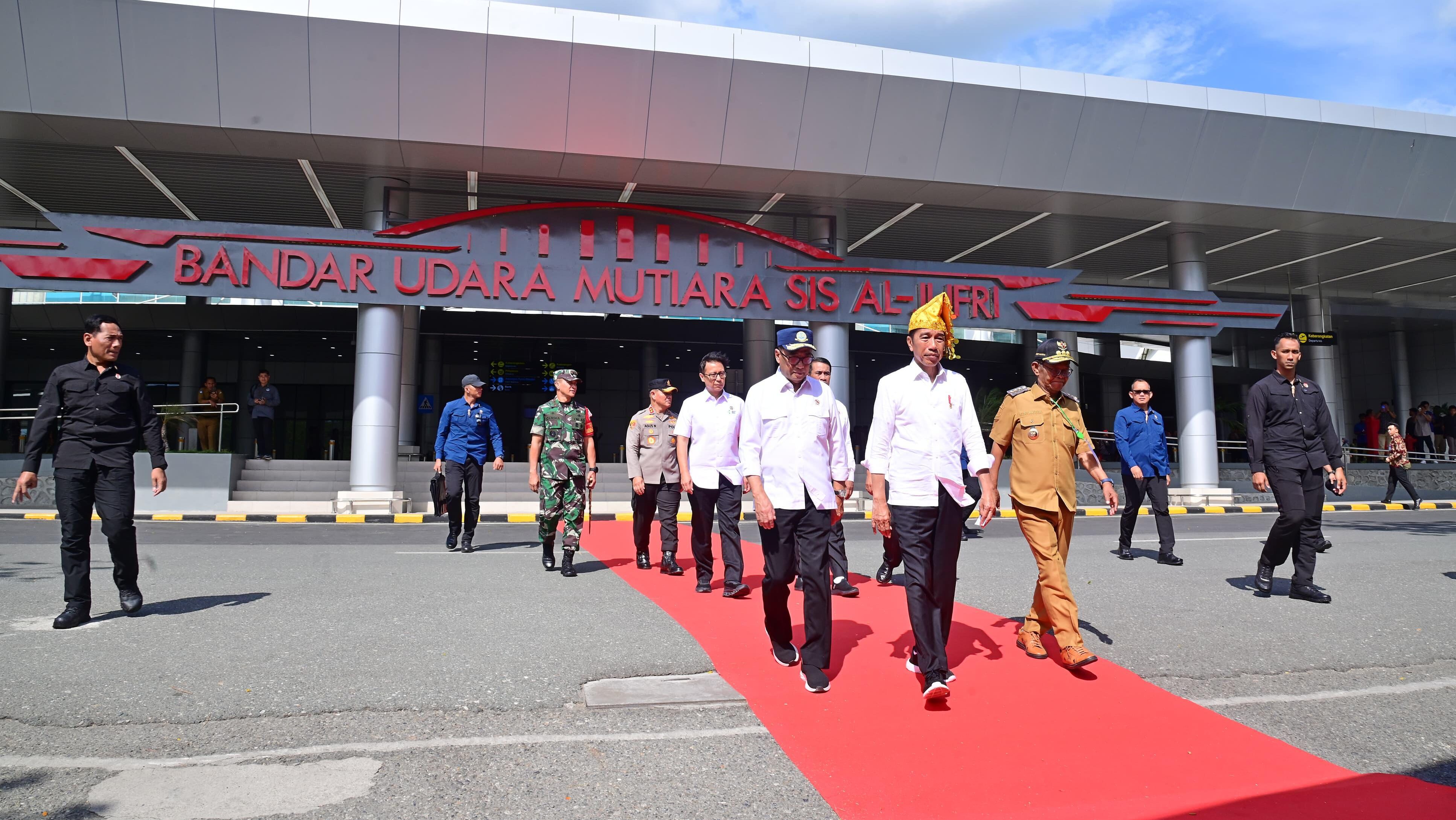 Bandara Mutiara SIS Al-Jufri dan Tiga Bandara Lainnya Resmi Dibuka oleh Presiden Jokowi